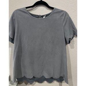 Andrée Blue grey faux suede short sleeve scallop edge size large